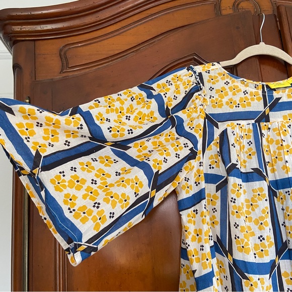 Roller Rabbit Flutter Sleeve Lightweight Cotton Top | Blue White Yellow - Picture 3 of 8